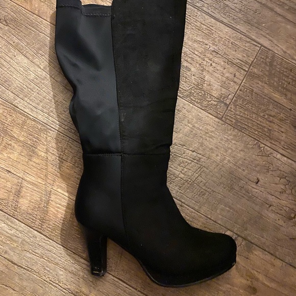 Heeled wide calf black boot - Picture 2 of 2